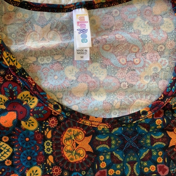 👚2 for$20👚 LuLaRoe Medium Classic T NWT - Picture 2 of 4